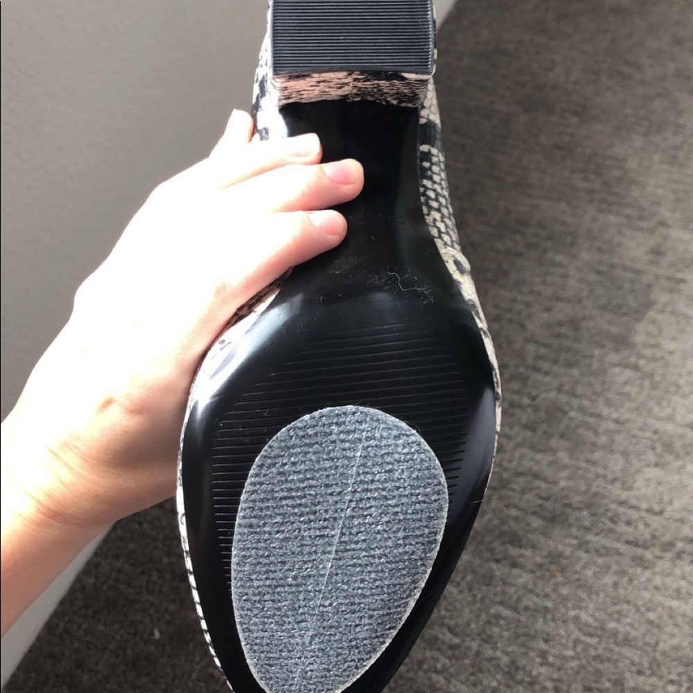 ALDO Snakeskin booties - Picture 4 of 5